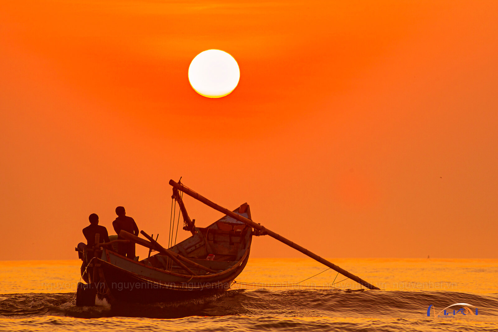Ra khơi từ đâu?